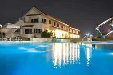 호텔 Sherwood Bay Resort & Aqua Sports