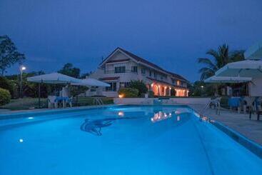 Hotel Sherwood Bay Resort & Aqua Sports