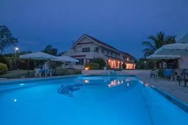 Hotel Sherwood Bay Resort & Aqua Sports