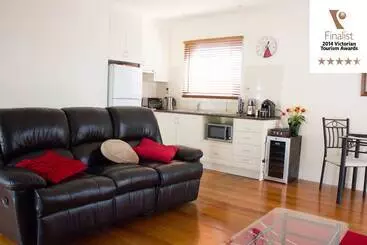 Casa Lakeside Cottage Luxury B&b