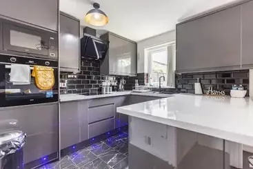 レジデンス Mordenised 2 Bedroom House Close To City Centre