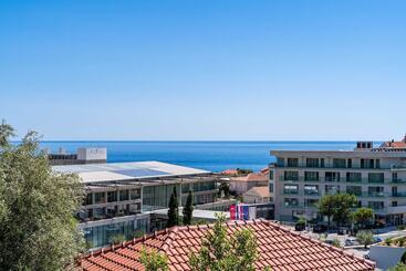 膳宿费 Rooms Nina