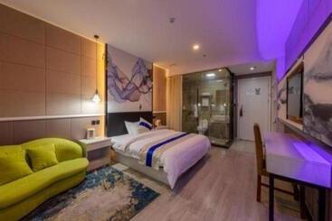 Shell Hotel Changshu Zhitang Food Mall