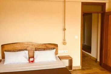 Bed and Breakfast Tombo House