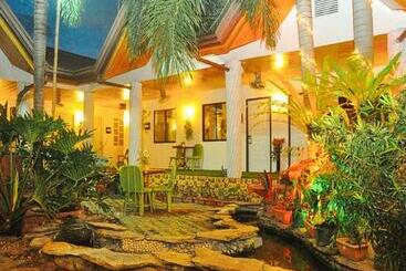 בית מלון כפרי Reddoorz @ Infinite Green Pension Palawan