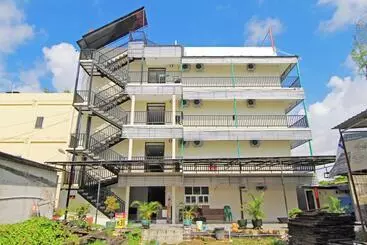 ホテル Reddoorz Plus At Pelita Guest House Balikpapan