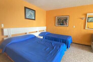 Hotel Suites Omega Torres Gemelas