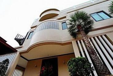 Racha Kiri Resort & Spa, Khanom