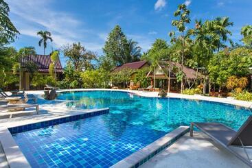 Hotel Baan Suan Villas Resort