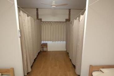 Vandrarhem Guesthouse Tonari