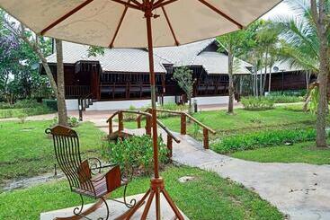 Nan Bluesky Resort And Spa