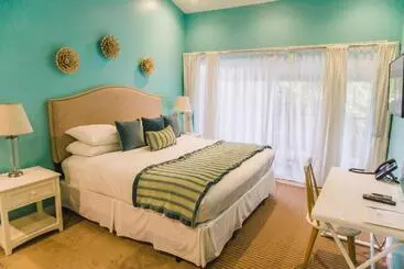 Blue Lagoon Hotel And Marina Ltd