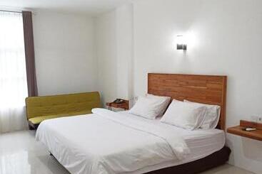 ホテル Central Inn Senggigi