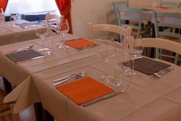 فندق Il Borgo Ristorante Pizzeria Camere