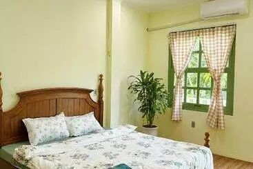 Schronisko Delapong Guest House   Motorbike Tour