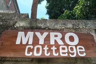 مبيت وإفطار Myro Cottage