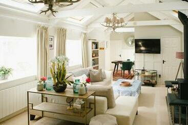 Bed and Breakfast Wellies & Waves