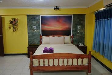 فندق Arizona Beach Resort, Subic Bay, Philippines 2200