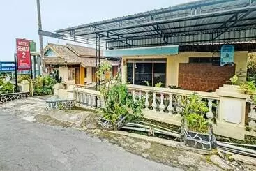 Spot On 92408 Hotel Renata 2