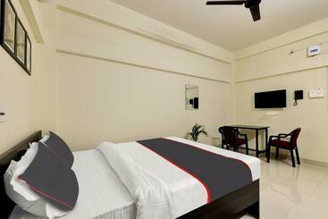 Hotel Queen S Residency