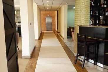 هتل Golden Tulip Essentials Owerri