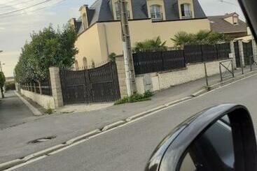 펜션 Chambre De Luxe Familiale 95 Bleu