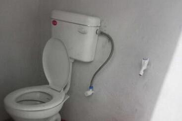 Hotell Oyo 81031 Golden And Restaurant