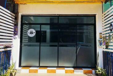 เส้นดี โฮสเทล Sendee Hostel