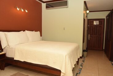 هتل Brandsville Suites