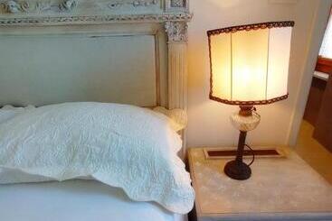 Отель Oviv Dimora Del Borgo