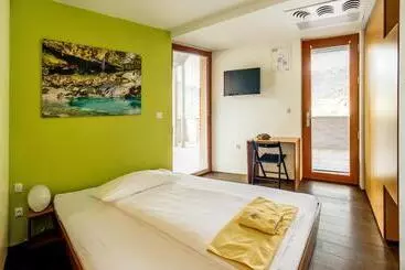 هتل آپارتمان Sanje Ob Soči /