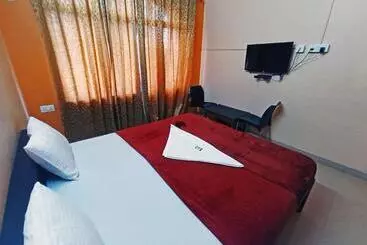Hotel Staymaker Varad International