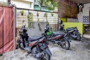 Hotel Oyo 92270 Grand Village Syariah