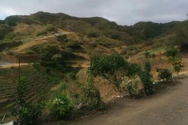 تختخواب و صبحانه Kasa Di Terra