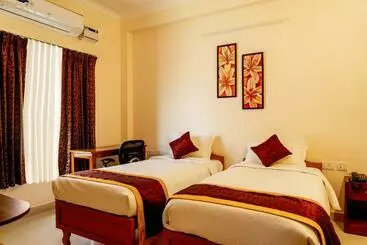 Hotelli Revostay Royel By Crossway