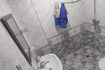 پانسیون Brick Palace