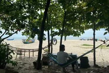 Hostel Beachcampers Only For Foreign Traveler S