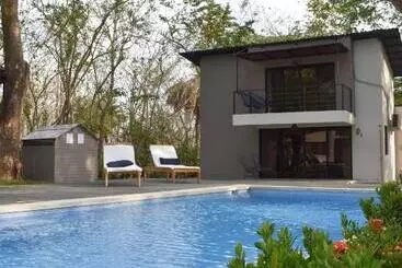 アパートホテル Blue Window Boutique Villas