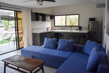 هتل آپارتمان Blue Window Boutique Villas
