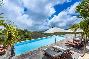 Otel Pini Sentana Village Nusa Penida