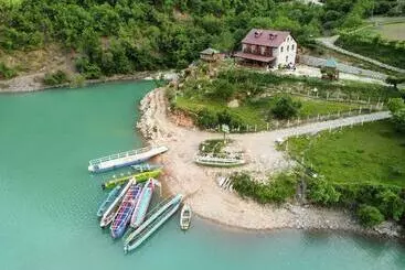Hotel Guest House Aprripe Guri