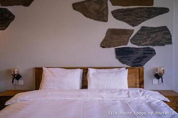 هتل Silk Route Lodge