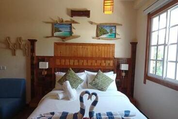 پانسیون The Corbin Guest House