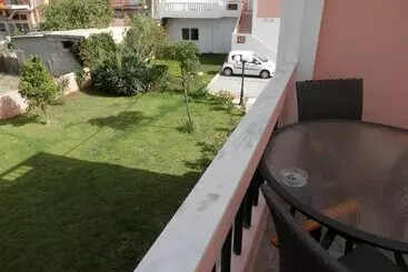 آپارتمانهای توریستها Elena Luxury Apartments And Suites