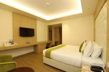 هتل Bhotekoshi Heli Resort