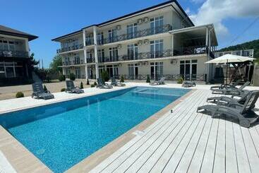 هاستل бугенвиллея