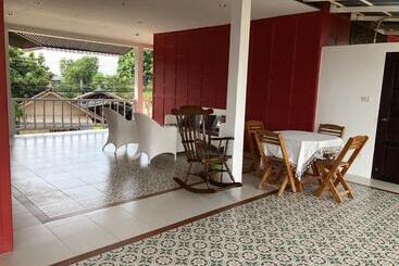 Hotel แอท ซี หาดเจ้า