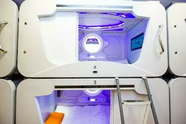 هتل کپسول El Prado Capsule Hostel
