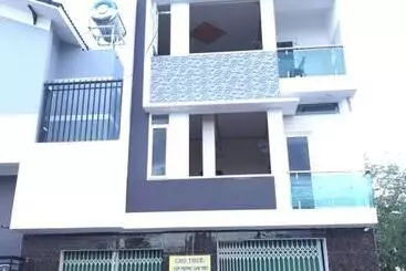 Queen Hotel Khách Sạn Queen