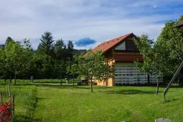 پانسیون Bee House Maya